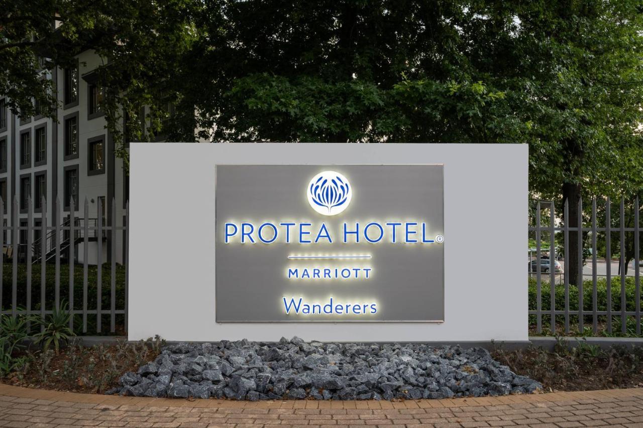 Protea Hotel by Marriott Johannesburg Wanderers Exterior foto